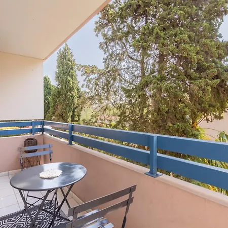 Апартаменты Malibu Village Кане